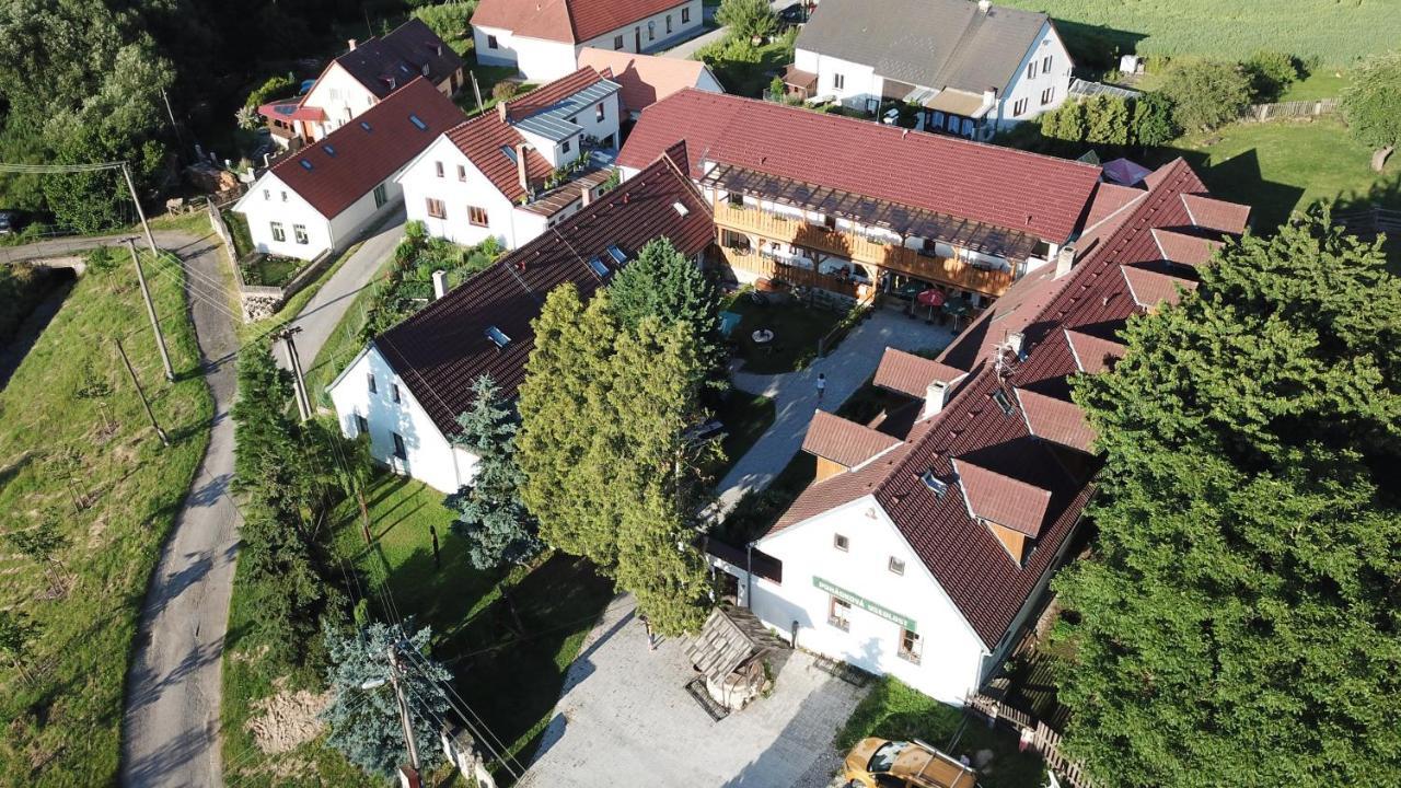 Hotel Soukromá rezidence Pohádková usedlost Lovětín Exteriér fotografie